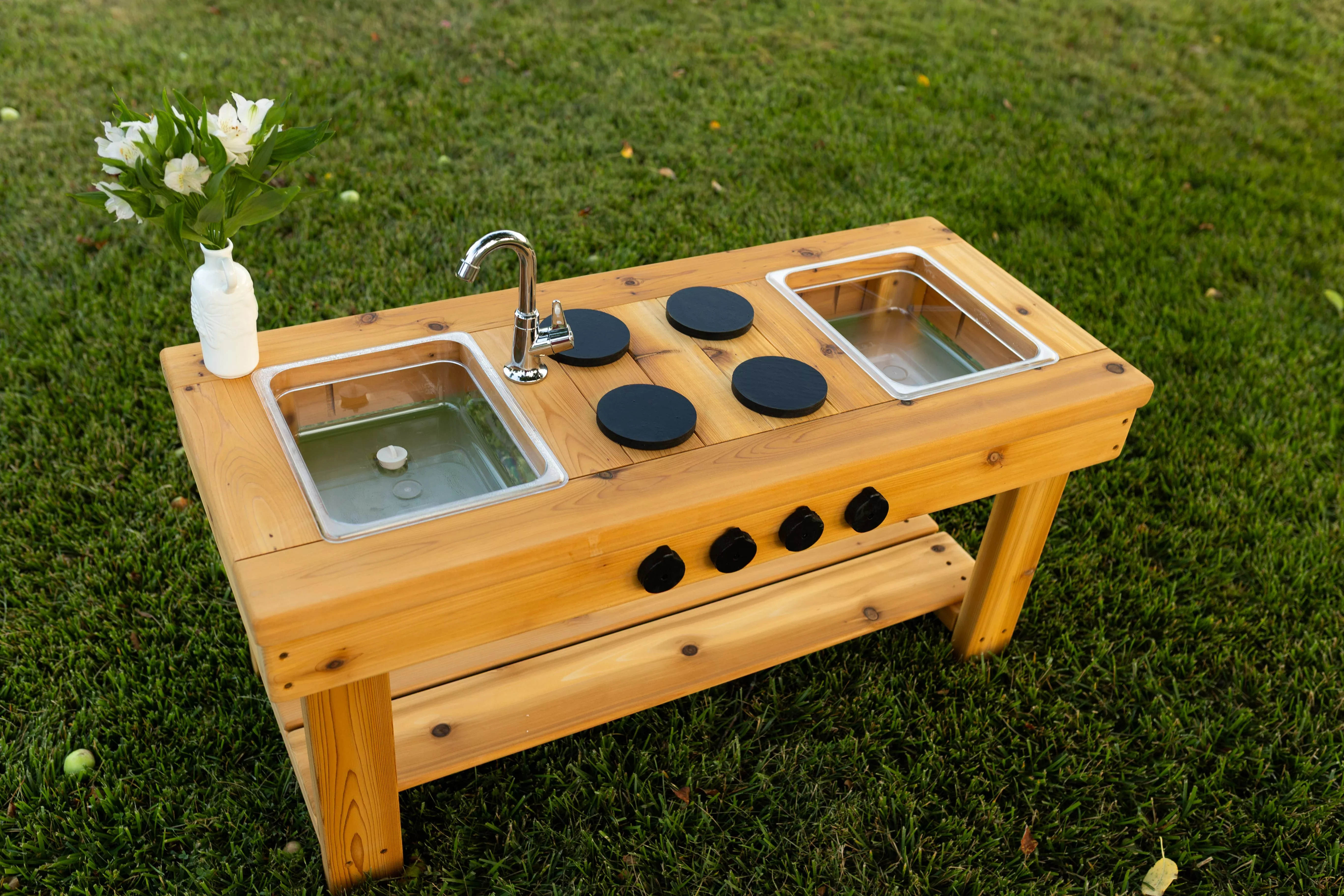 Centered Simple Mud Kitchen (Clear Sinks)