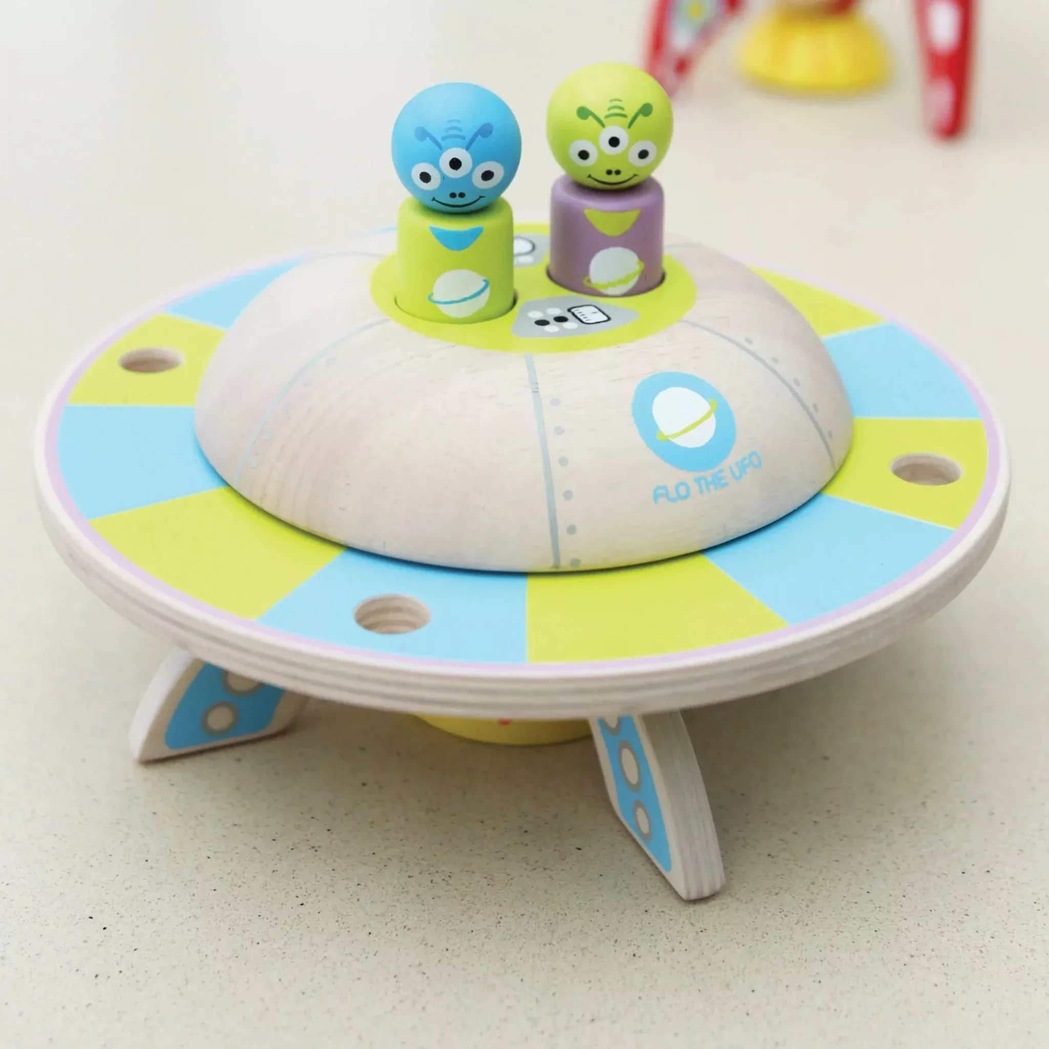 Flo the UFO saucer