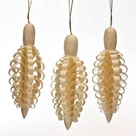 Hanging Spanbaum Pinecone Ornaments (3)