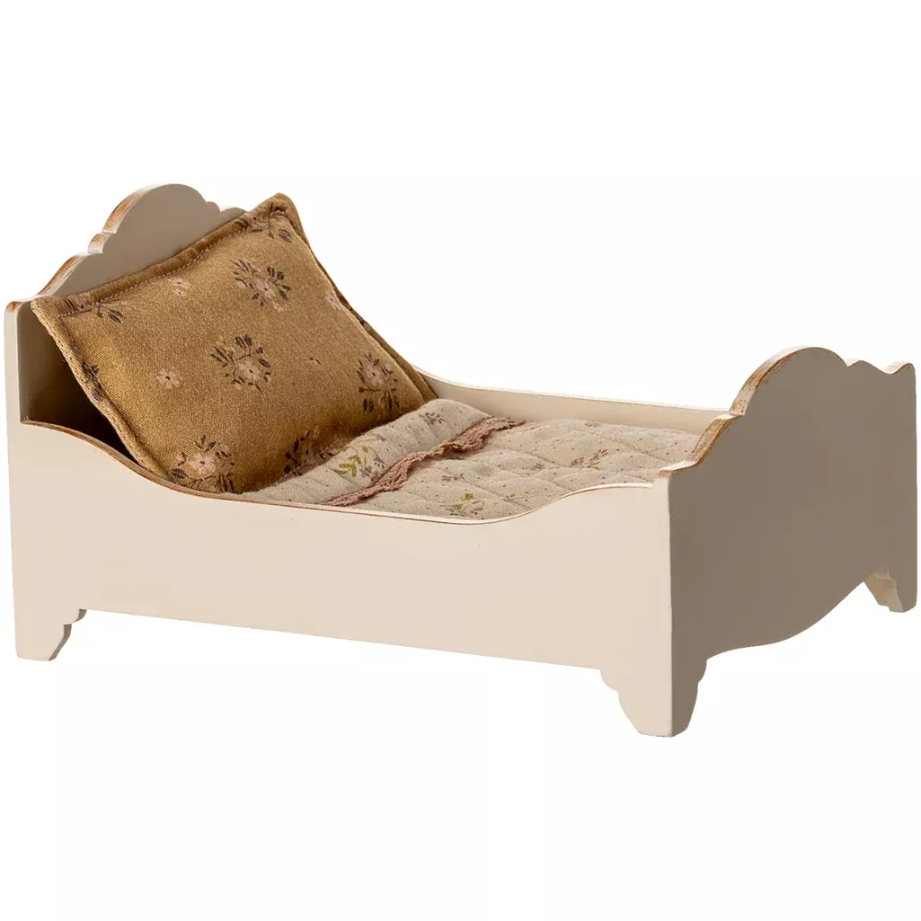 Wooden Mouse Bed